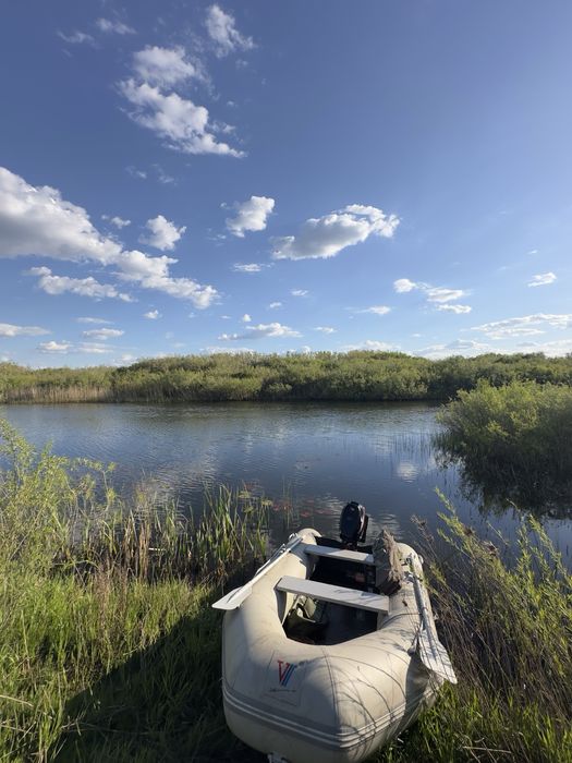 Продам лодку все в комплекте имеется