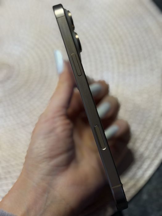 Vand Iphone 16 pro max gold full box