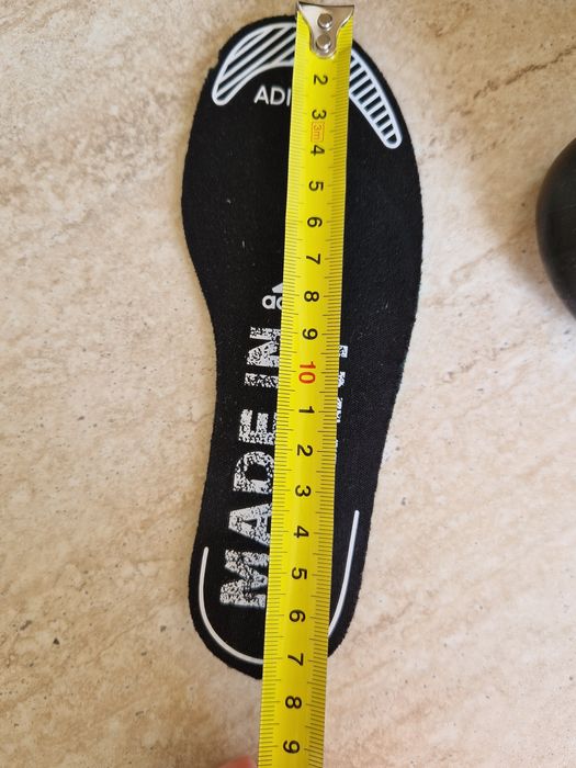 Чисто нови детски маратонки Адидас, размер 28