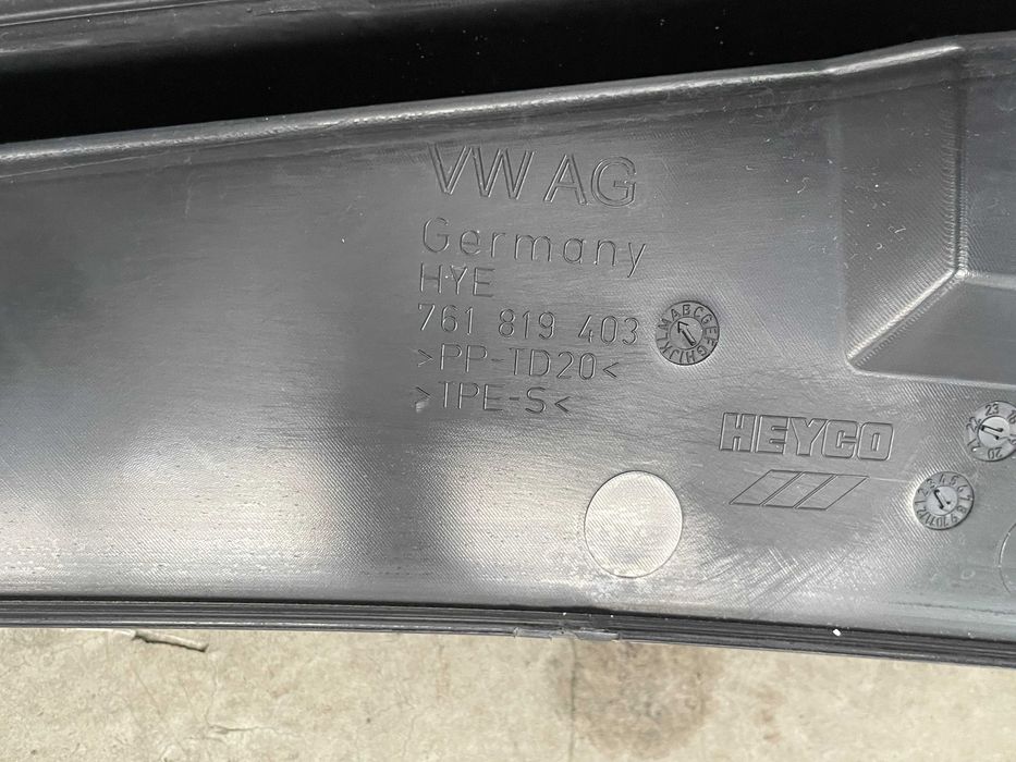 Grila stergator parbriz Vw Touareg CR7
