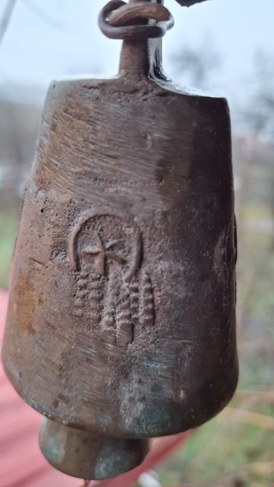 Clopote vechi din bronz .clopot pentru oi sau animale.