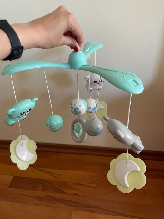 НОВА Музикална въртележка за легло Baby Mix с мечета