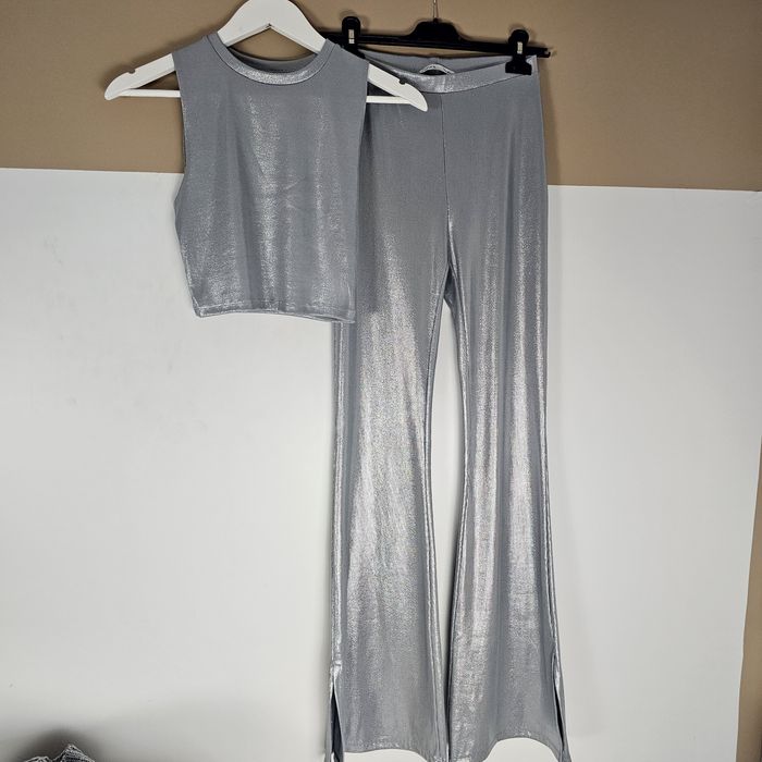 Дамски сет топ със панталон С размер става и за ХС