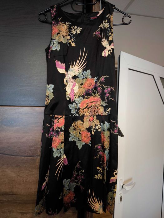 Уникална рокля с коланче