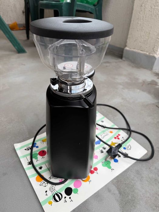 Кафемелачка Mazzer Mini Electronic, с нови оригинални ножове