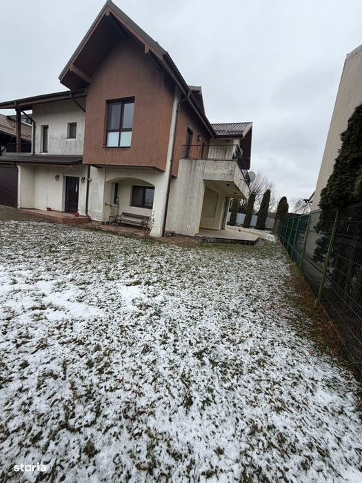 Vand Vila P + 1  Calea Moldovei [ Gheraesti }