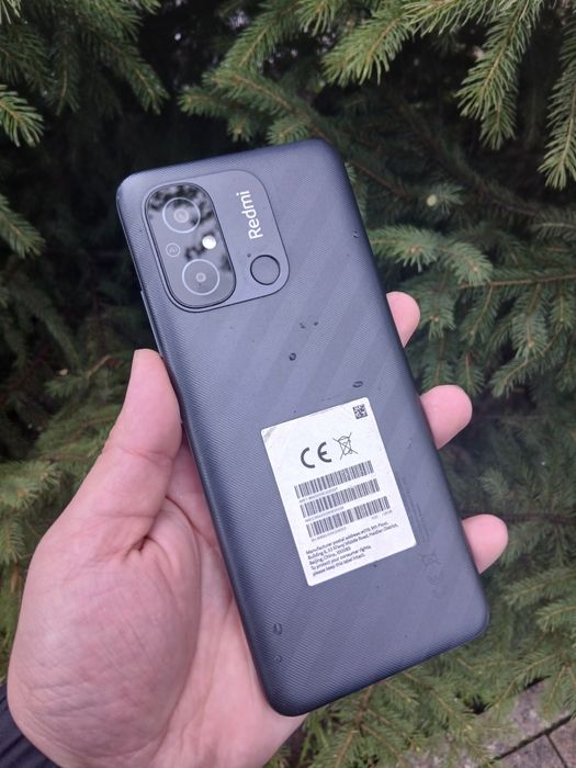 В продаже Redmi 12C.