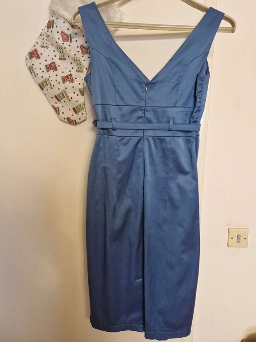 Елегантна дамска рокля