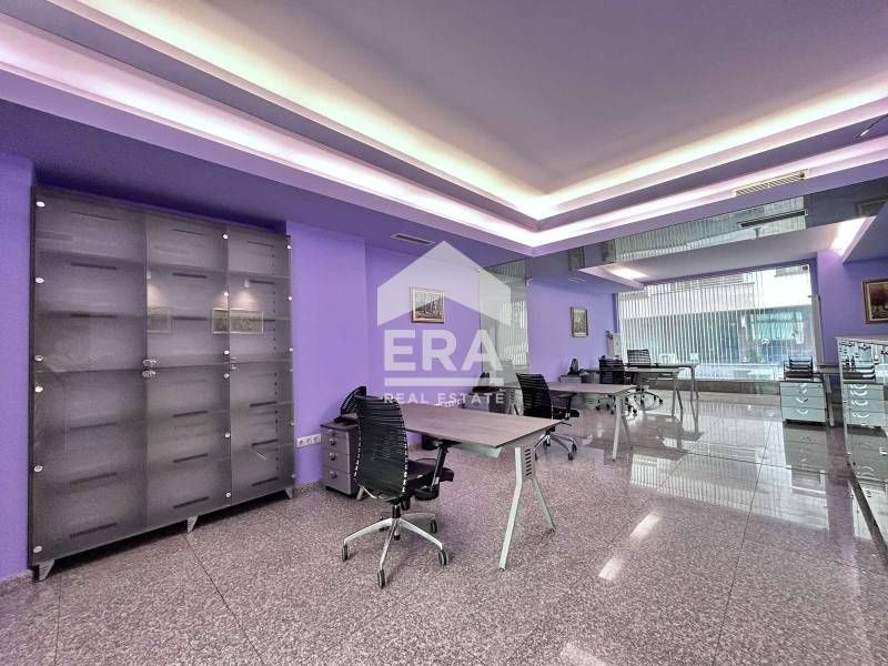 Дава се под наем Офис в София, Център - 210 кв.м за 2900 € - Снимка #9