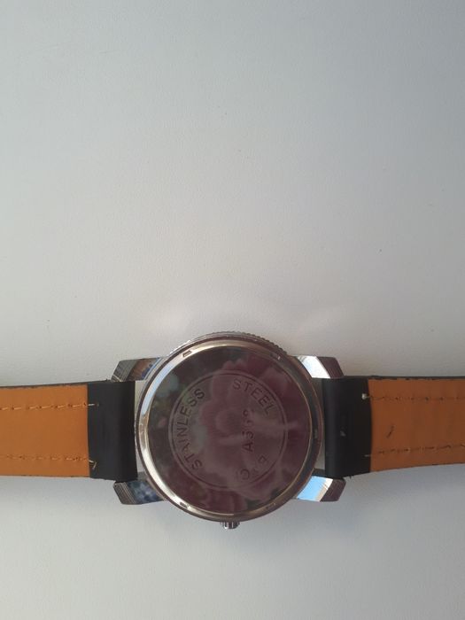 Продам часы наручные мужские