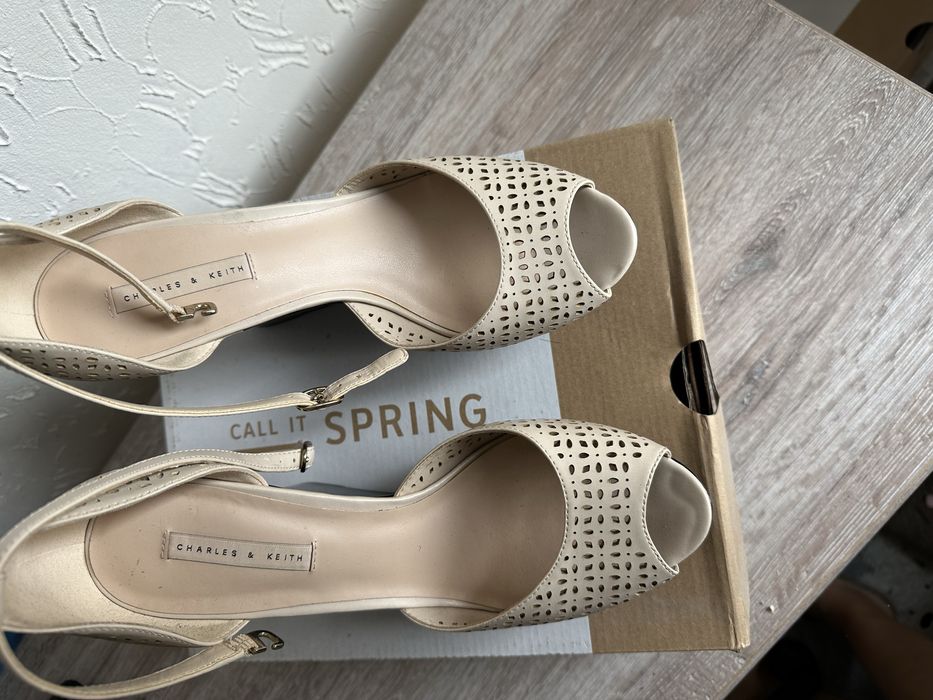 Босоножки, туфли