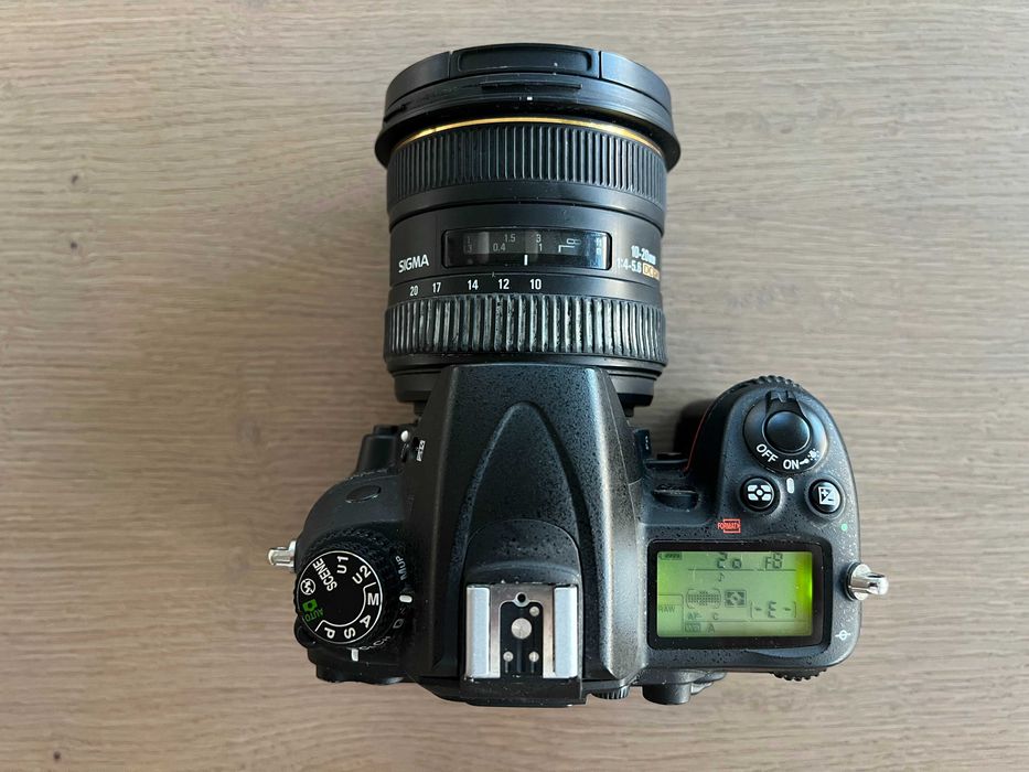 Aparat foto Nikon D7000, obiectiv Sigma 10-20mm 1:4-5.6 DC HSM