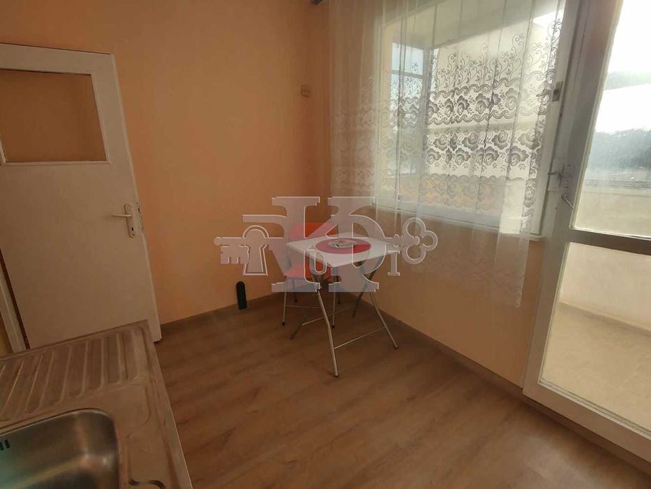 Дава се под наем Едностаен апартамент в Добрич, Христо Ботев - 40 кв.м за 147.9 € - Снимка #1