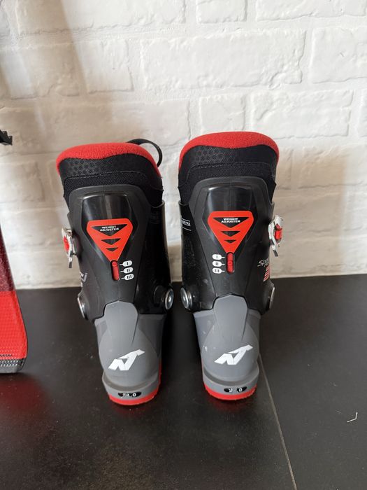Детски ски ATOMIC J2 и детски ски обувки Nordica и щеки Leki