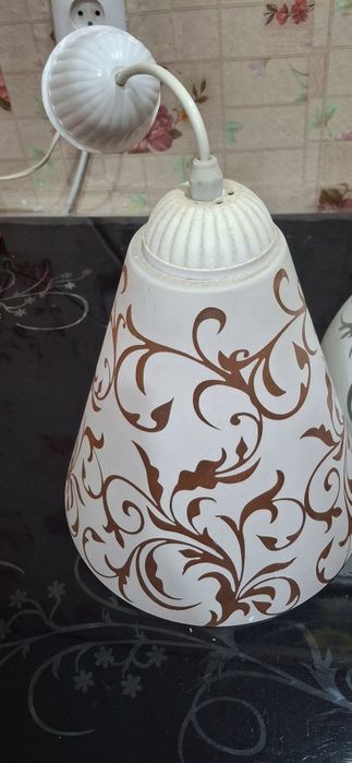 Продам   люстры.