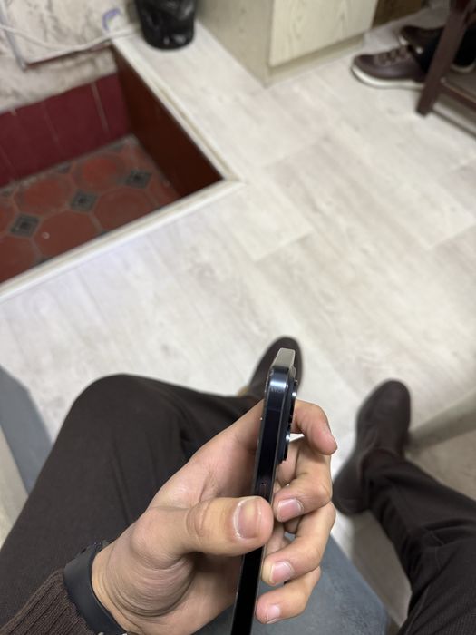 Iphone 15 pro SROCHNO