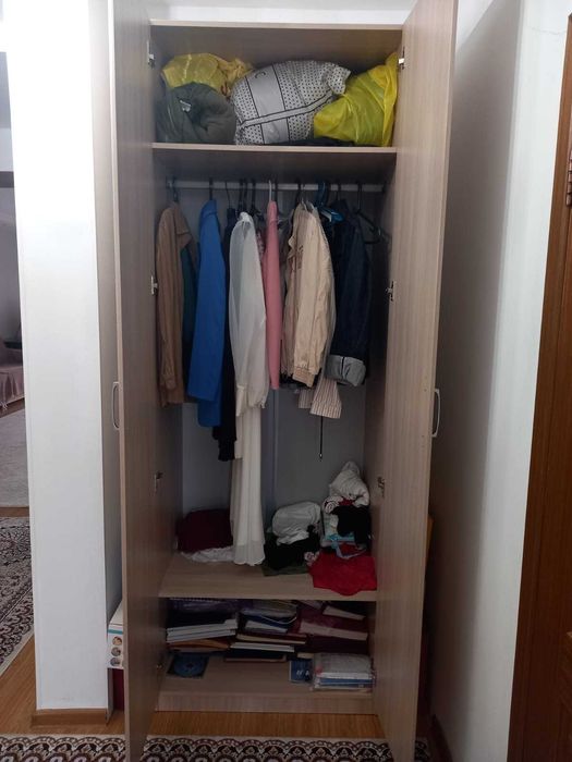 Продается платьяной шкаф