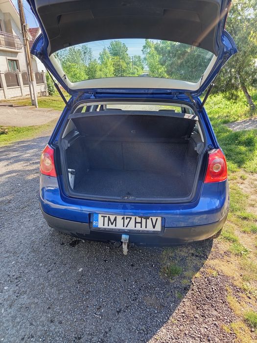 Vând Golf 5 1.9diesel an2005 înmatriculat acte la zi fără filtru de particule stare bună