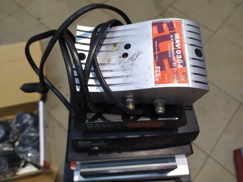 Камери,двр-и,сат.приемници,a/v модулатори.