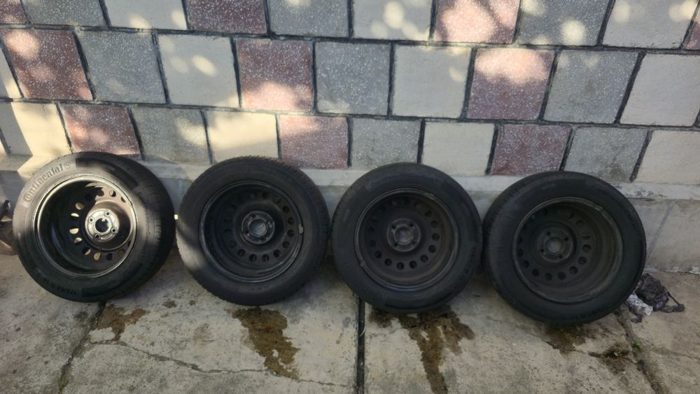 4 jante Renaul Symbol+CauciucuriContinetal  de vara+ jante tabla  in 4 prezoane175/65 R14 82 T