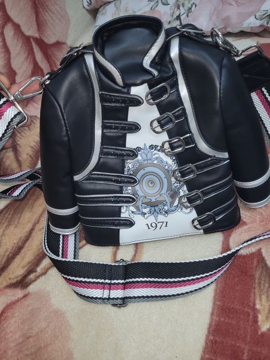 Poșetă tip jachetă