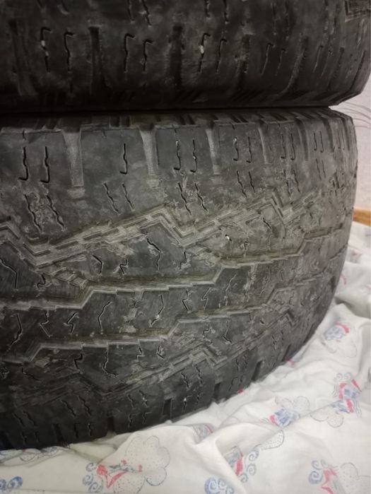 Шины б/у 3 шт.  265/70 R16