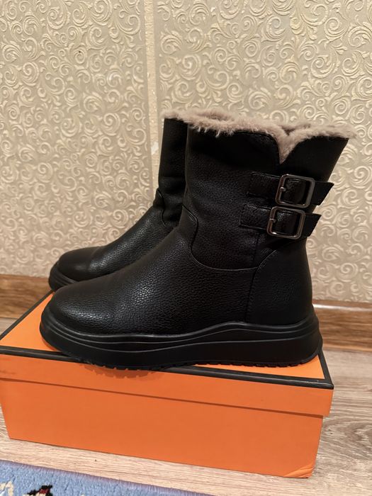 Срочно сапоги натуралка продается