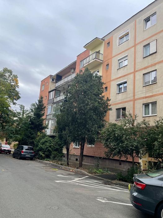 Vând ap 3 camere 78 mp Arad Polivalenta 98000 Eu