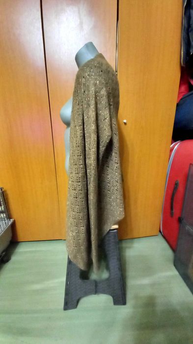 Pulover /Cardigan perforat maron cu fir auriu Zingara , M