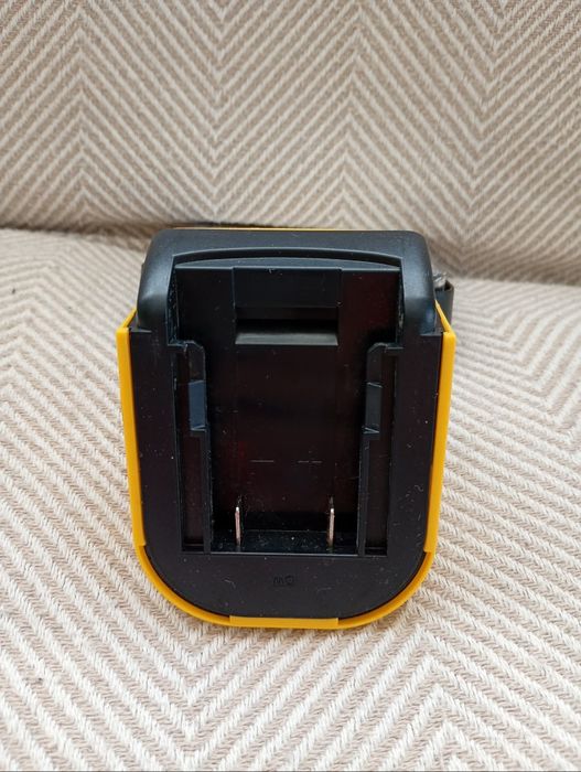 lanterna pentru baterii dewalt si Makita