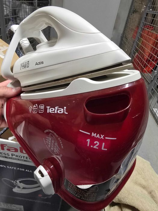 Vand Statie de calcat Tefal