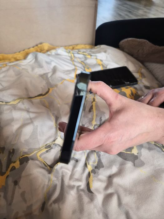 Обменяю айфон 12 про на 256 г