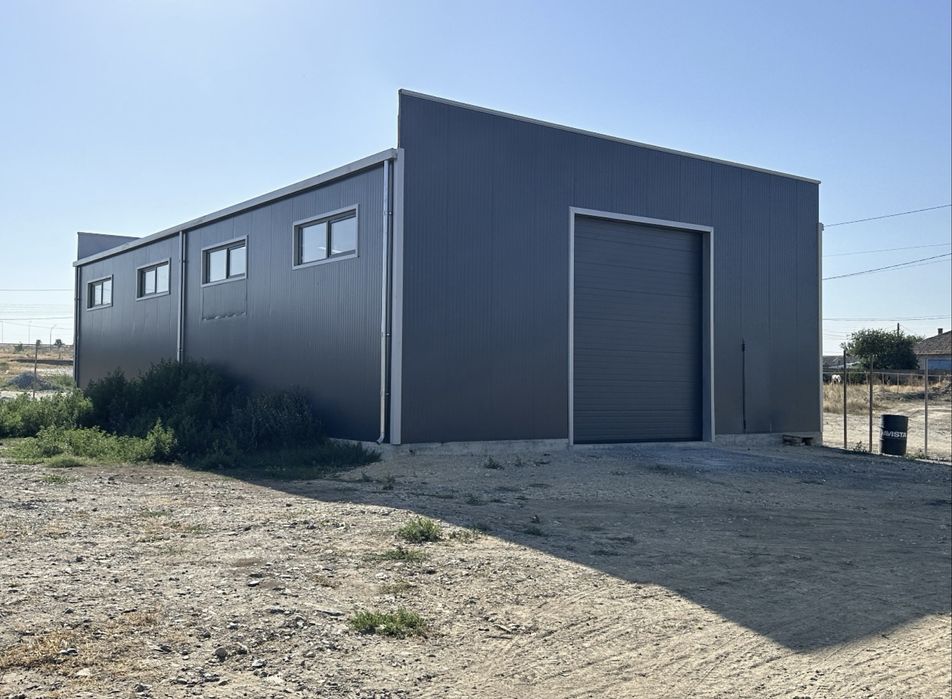 Vand hala metalica la cheie sau doar structura metalica