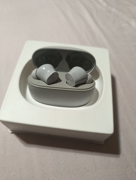 Продам Срочно Realme buds t200 lite