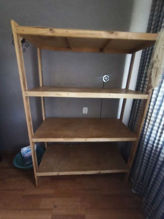 Продам  деревянный стеллаж