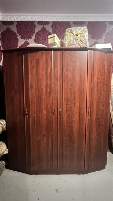 Спалный мебель сотилади