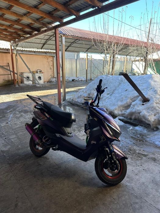 Продам скутер 180куб