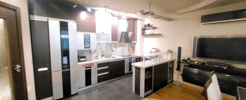 Продава се Тристаен апартамент в София, Банишора - 91 кв.м за 2693 €/кв.м - Снимка #1