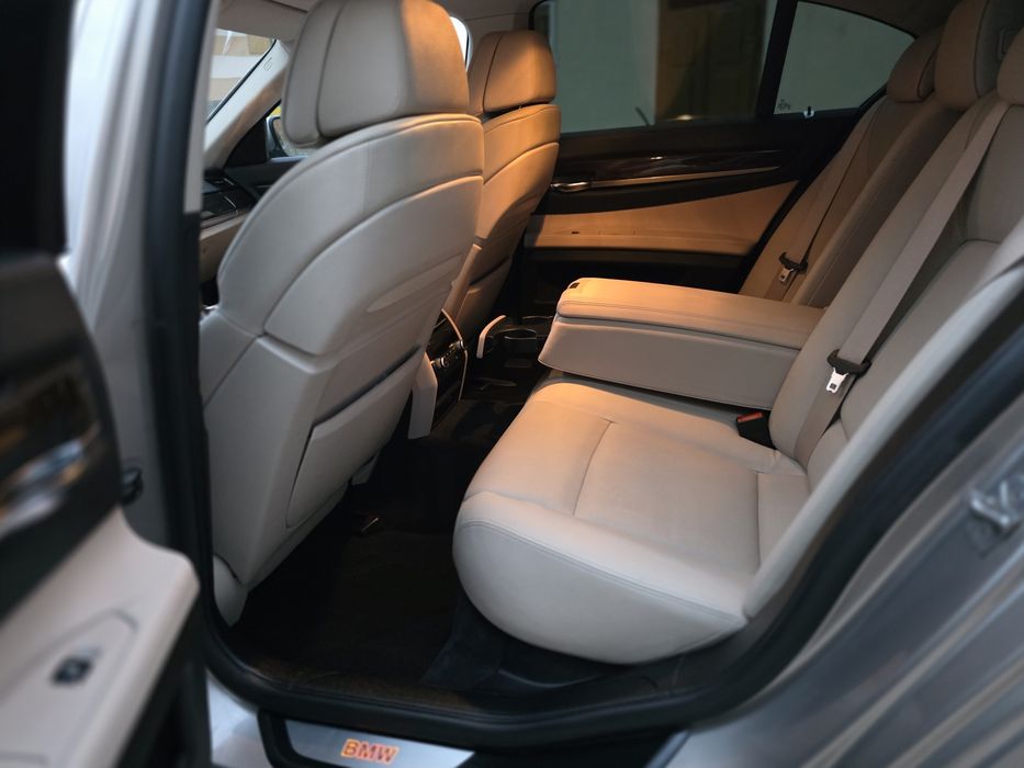 Bmw 740d x-drive 5 butoane 2011