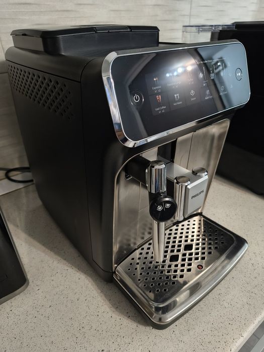 Aparat de cafea automat Philips seria 3300 EP3326/90, in garanție