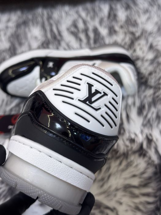 Luis Vuitton Trainer - 40