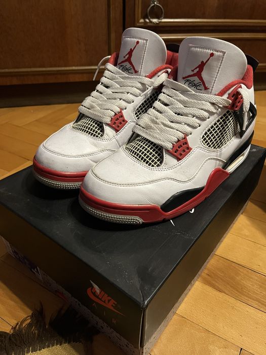 Jordan 4 Retro Fire Red