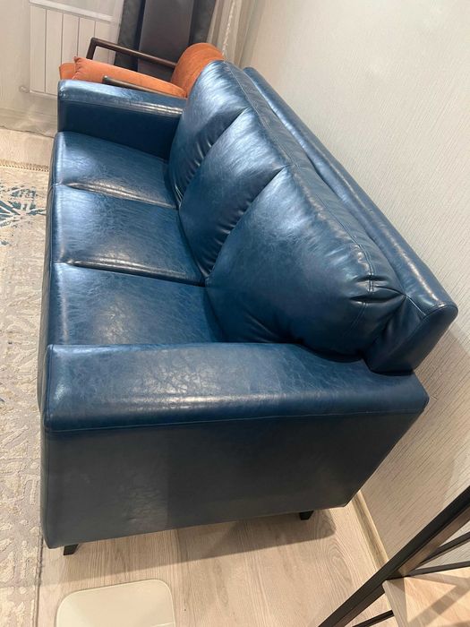 Продам диван 3 местный