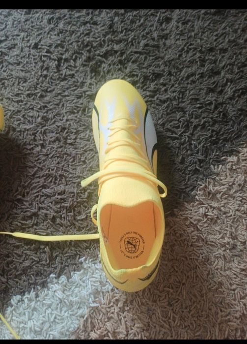 Vând ghete de fotbal Puma Ultra Pro fg/ag culoare galbena