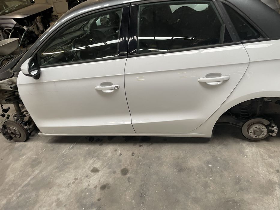 Usi audi A1 2012-2018 in stare perfecta