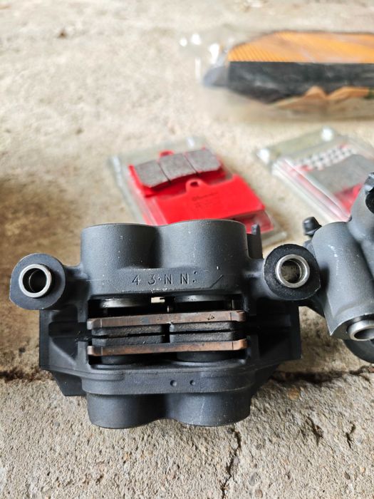 Спирачни апарати от Yamaha R1 rn12