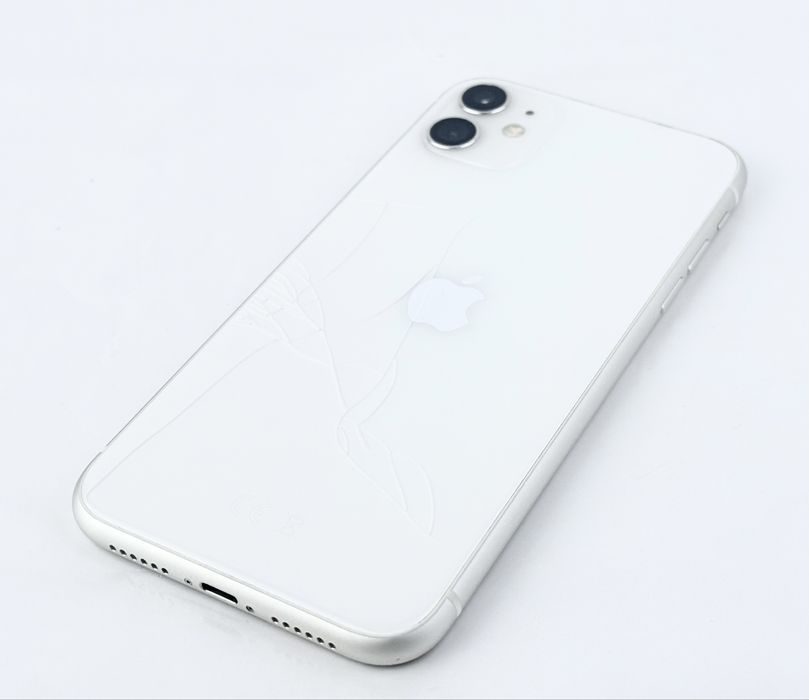 Apple iPhone 11 64GB White Отличен!