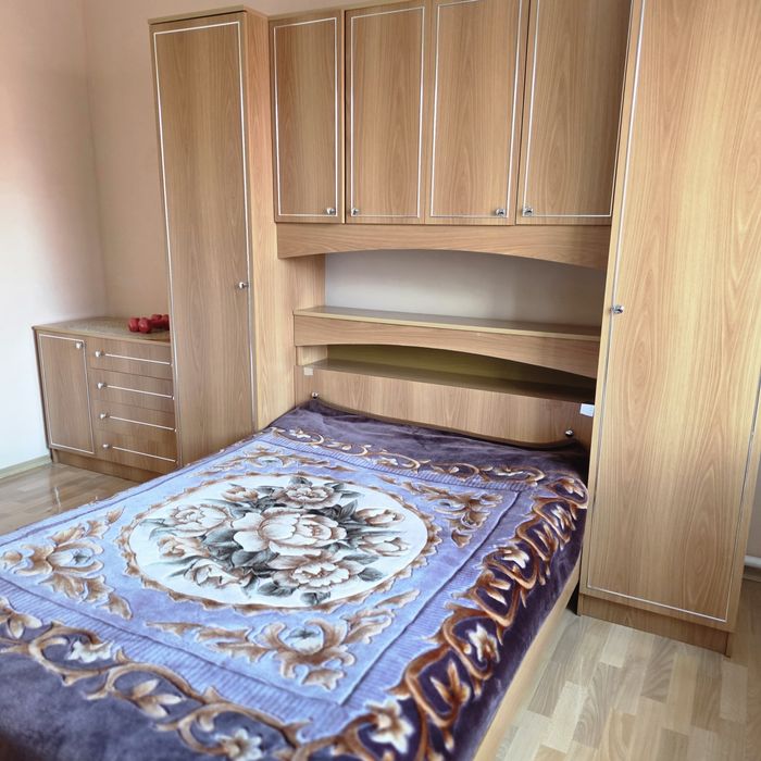 Продам спальный гарнитур