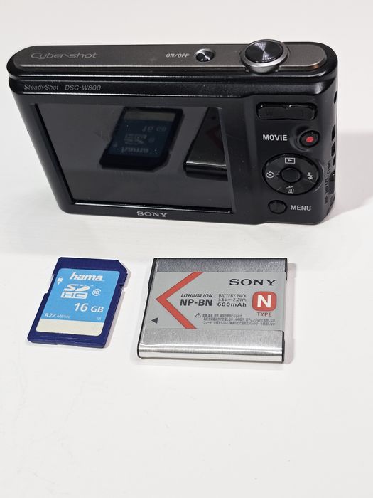 Sony Cyber-shot DSC-W800 – 20.1 MP, zoom optic 5x, stare foarte bună
