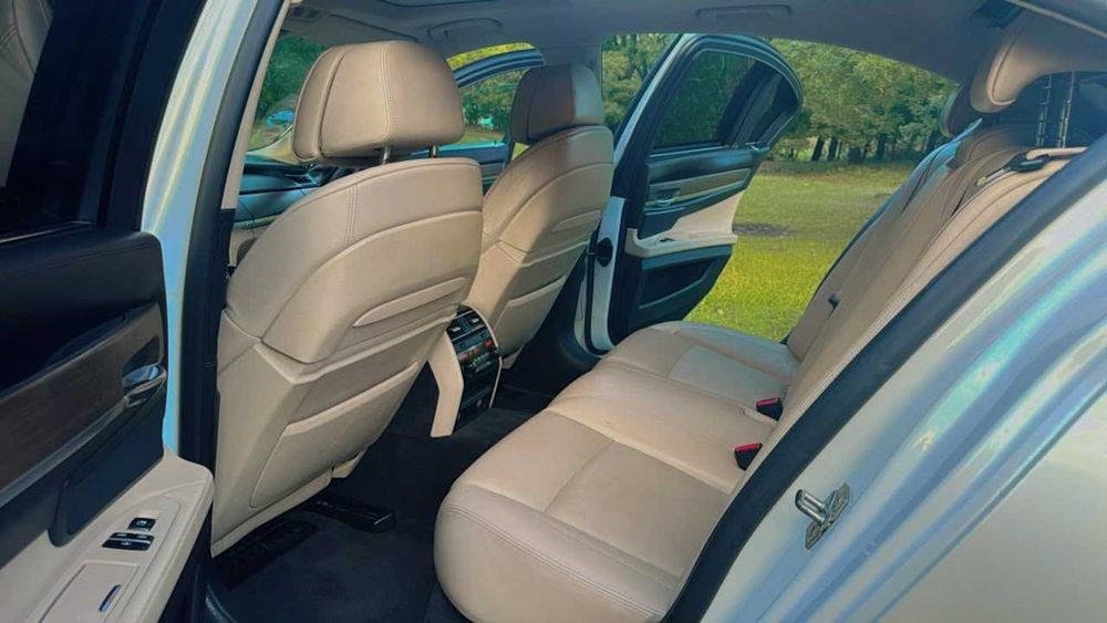 Vand masina BMW seria 7